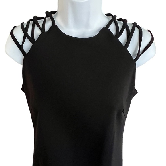 Hope & Harlow | Black Dress | Shoulder Detail | Petite - Picture 2 of 6